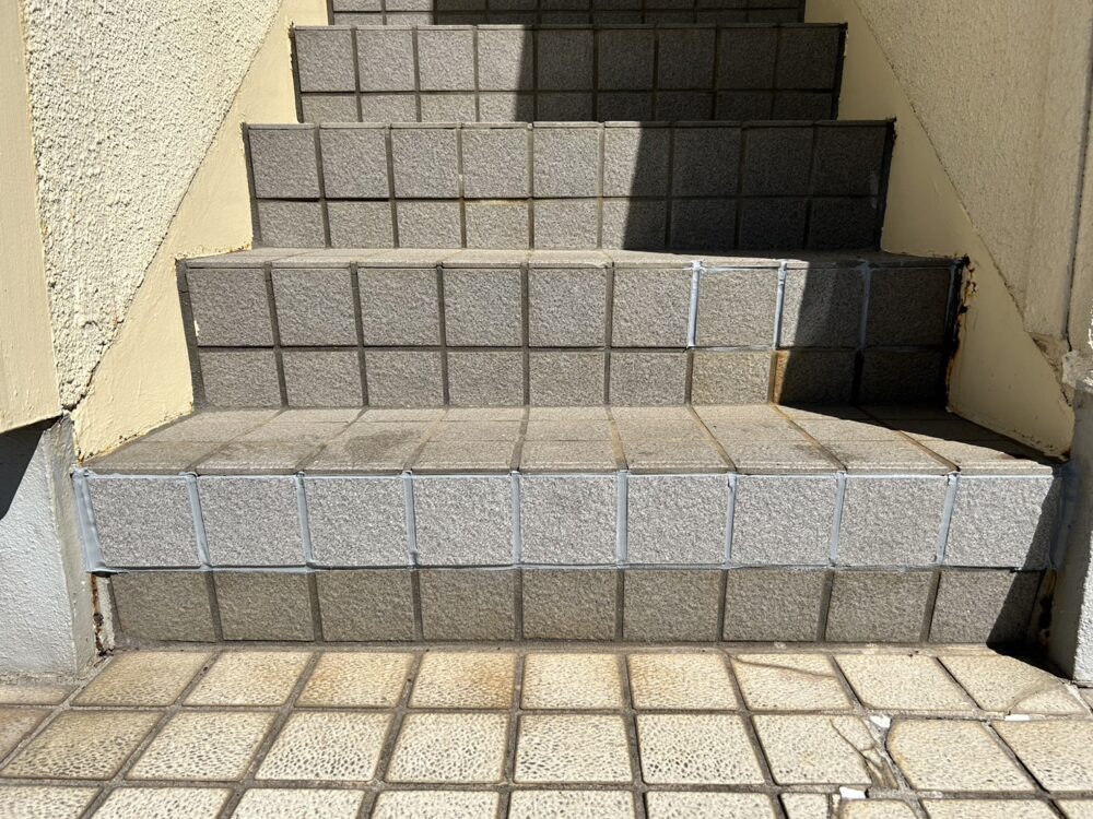 つくば市 階段タイル補修工事Afterイメージ